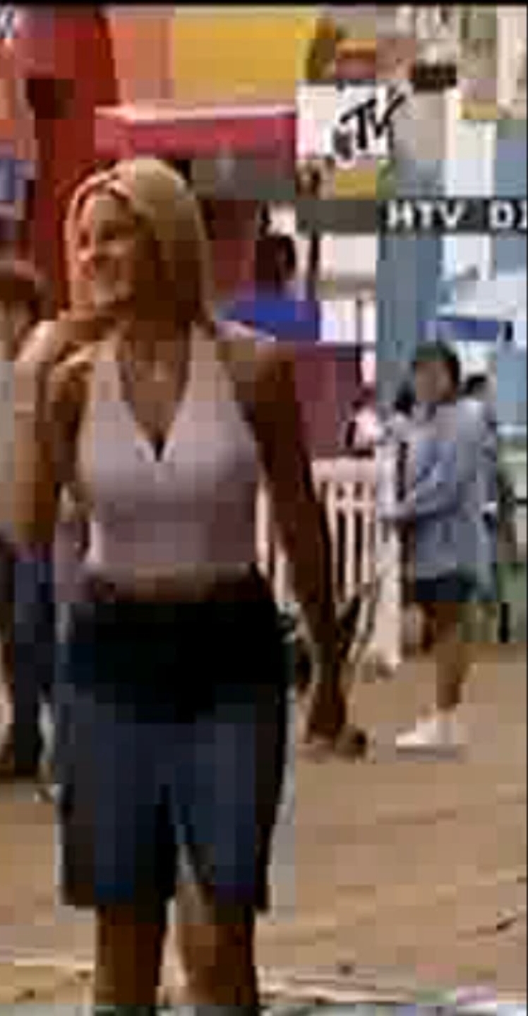 Screenshot_20250508-042218_Video Player.jpg