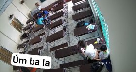 Hs đụ nhau trong lớp sau lưng các bạn.jpg